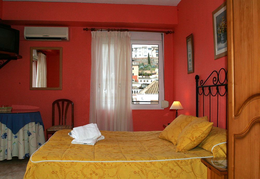 Hostal Londres Гранада Экстерьер фото